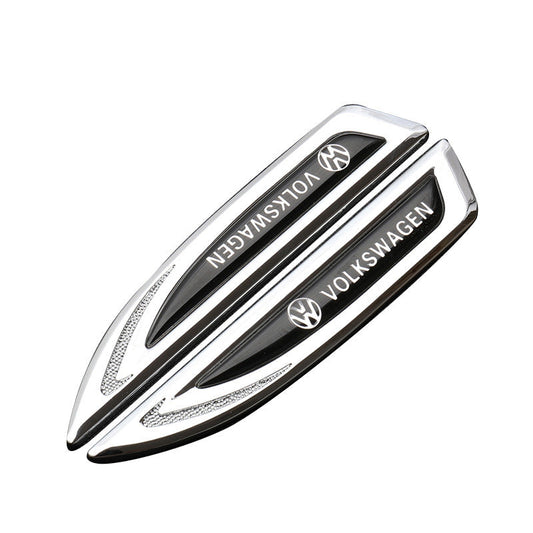 Univerzális autómatrica logóval, fém, személyre szabott (2 db)