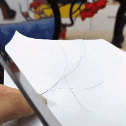 Egy vágás a csontból! Német éles kés könnyen eltávolítja a csontokat.