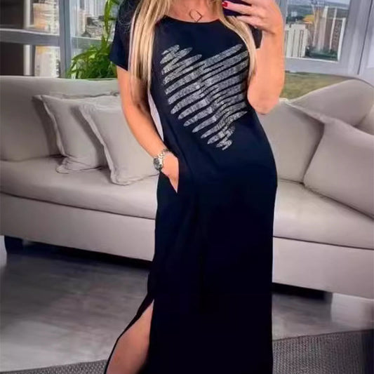 Hosszú ruha oldalsó hasítékokkal