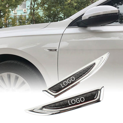 Univerzális autómatrica logóval, fém, személyre szabott (2 db)