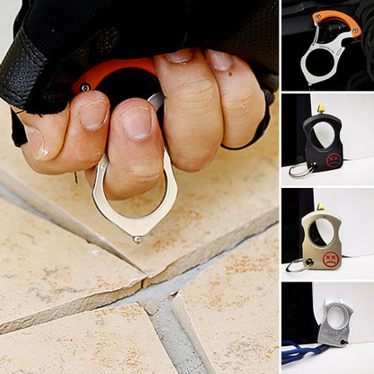 Speciális kulcstartó önvédelemhez