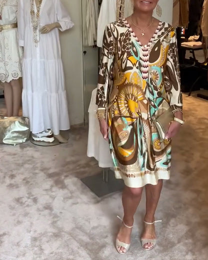 Lezser V-nyakú ruha vintage mintával