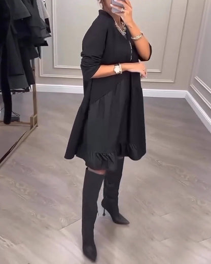 Művészi szellemű, V-kivágású ruha