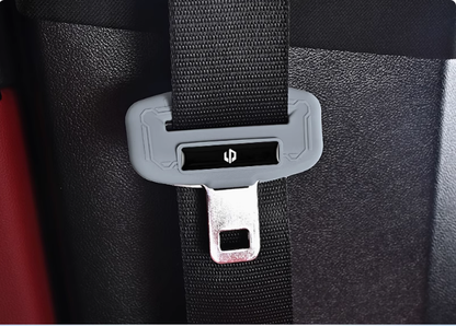 Védőhuzat az autó biztonsági övének csatjához🎉2 db🎉