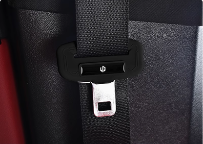 Védőhuzat az autó biztonsági övének csatjához🎉2 db🎉