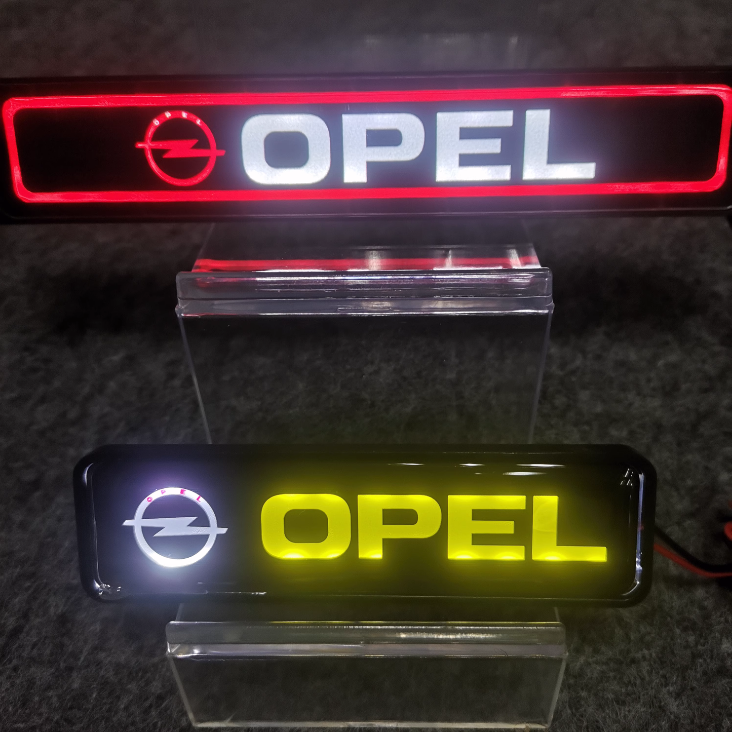 Forró akció ✨50% kedvezmény ✨Stílusos, hangulatos LED lámpa logóval az autó középső hűtőrácsára