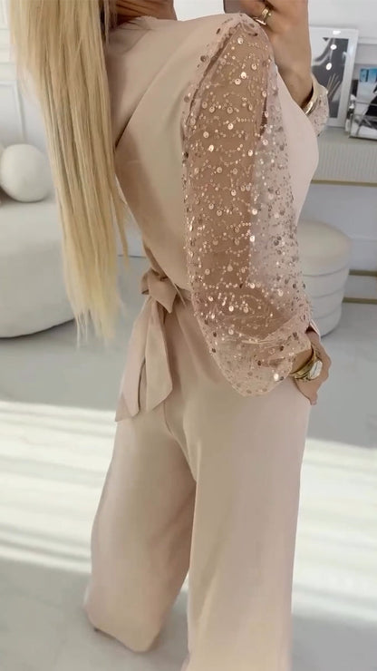 👑Női lezser kosztüm puffos ujjal és V-nyakkivágással, flitterekkel díszítve