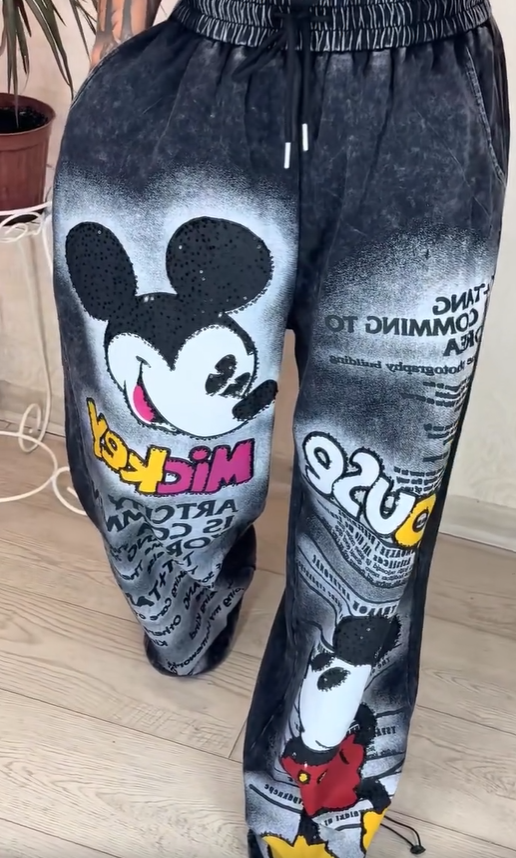 Divatos, bő szárú farmer élénk tégla színben