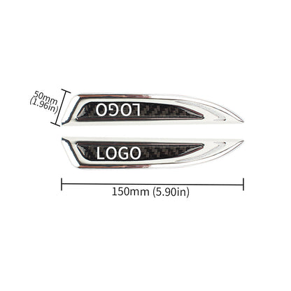 Univerzális autómatrica logóval, fém, személyre szabott (2 db)