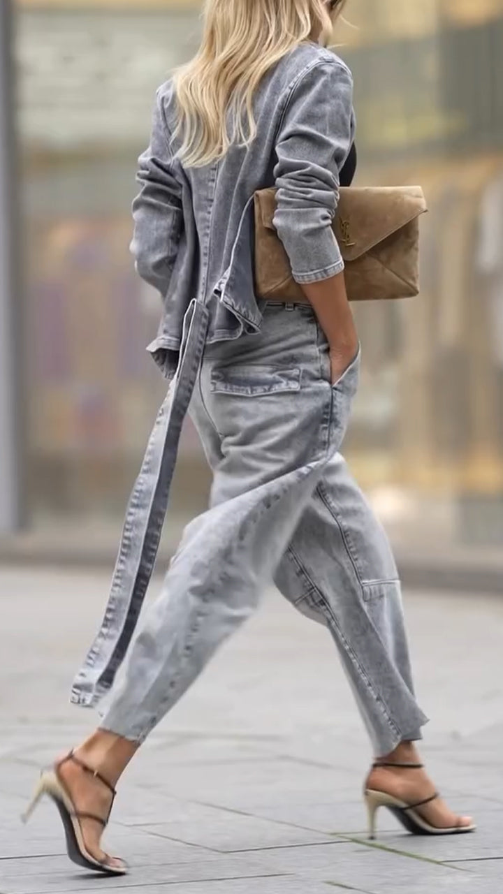 Női kerek nyakú kabát és nadrág lezser szettben