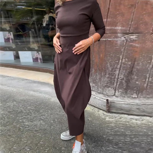 Egyszerű, elegáns női ruha zsebbel