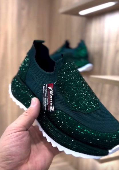 Divatos, mindennapi cipők kristályokkal