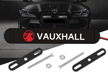 Forró akció ✨50% kedvezmény ✨Stílusos, hangulatos LED lámpa logóval az autó középső hűtőrácsára