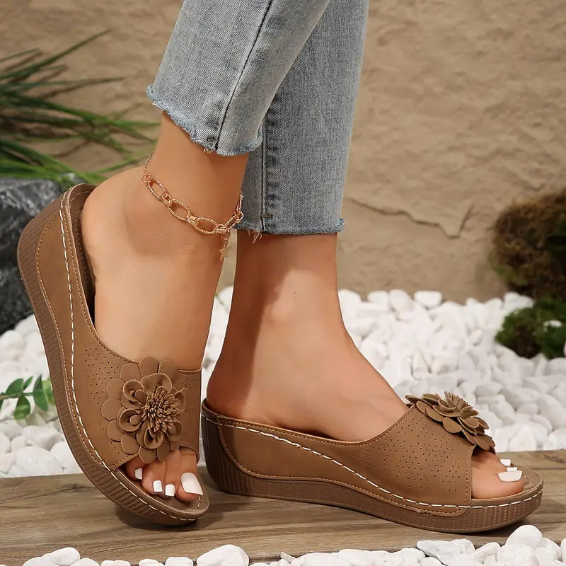 🔥 Utolsó nap 50% kedvezmény - Női virágos szandál