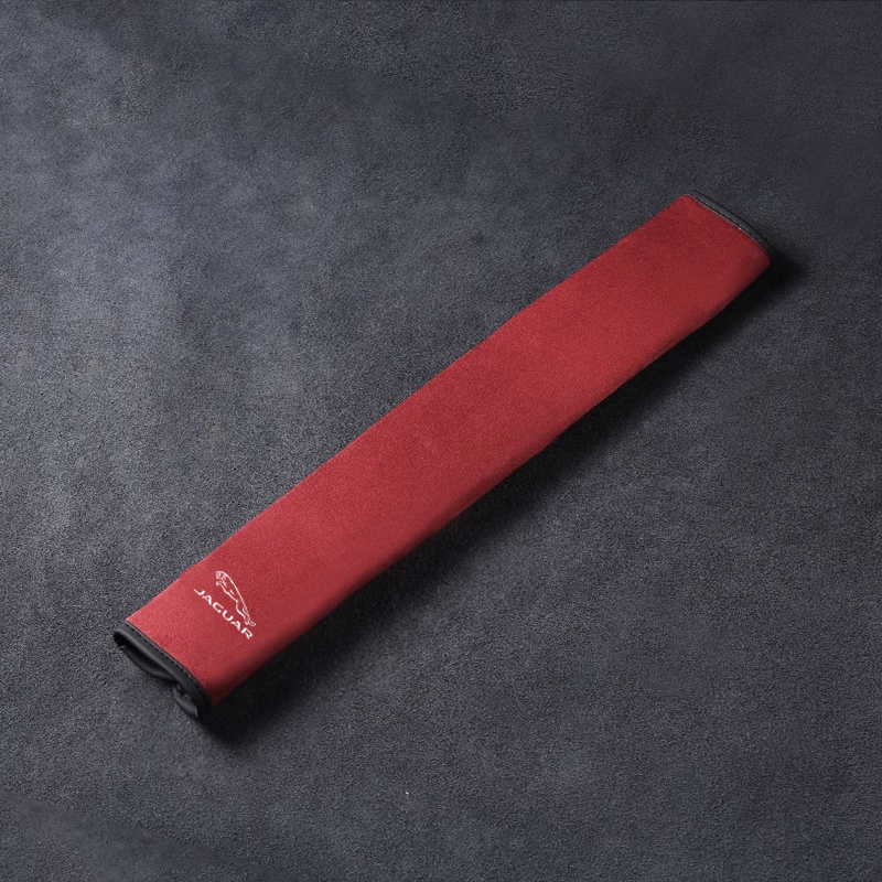 Selyemleather biztonsági övhuzat - nyakvédelemmel és logós opcióval