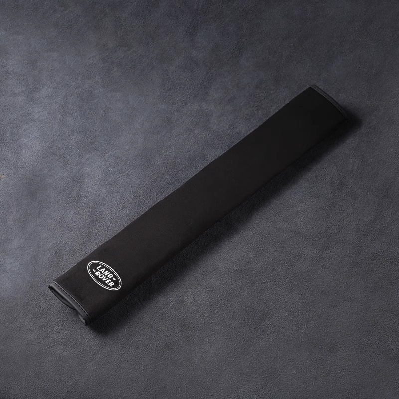 Selyemleather biztonsági övhuzat - nyakvédelemmel és logós opcióval