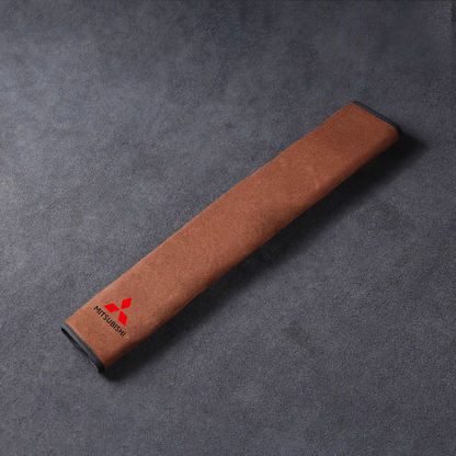 Selyemleather biztonsági övhuzat - nyakvédelemmel és logós opcióval