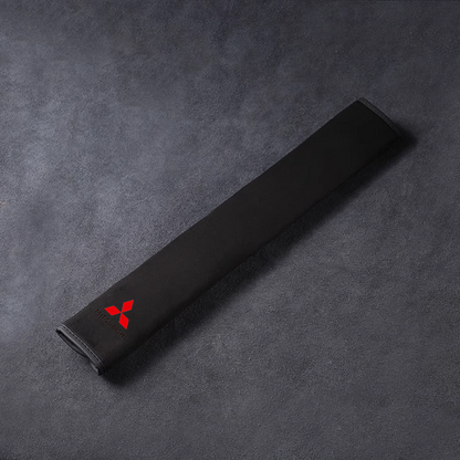 Selyemleather biztonsági övhuzat - nyakvédelemmel és logós opcióval