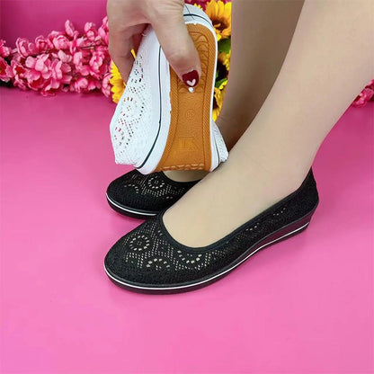 Légáteresztő, csúszásmentes női platformcipő