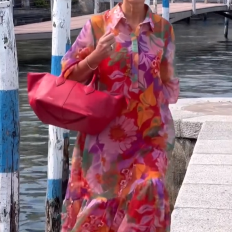 Piros sifon ruha virágmintával