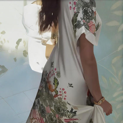 Laza virágmintás ruha V-nyakkal