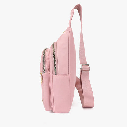 Nagy kapacitású vízálló mellkasi táska