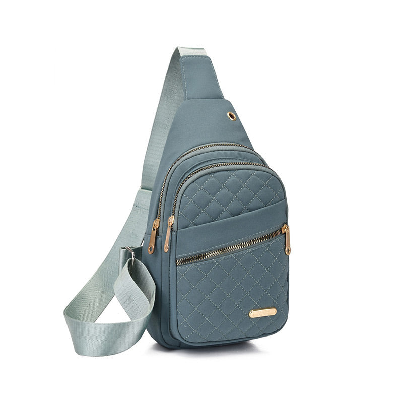 Nagy kapacitású vízálló mellkasi táska