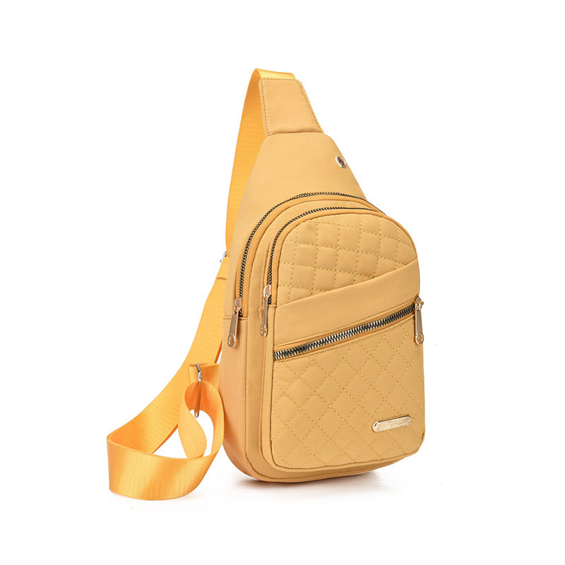 Nagy kapacitású vízálló mellkasi táska