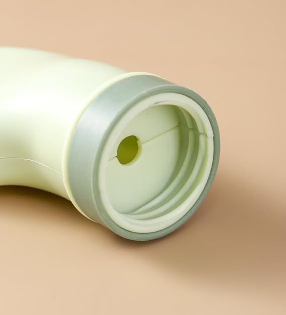 💥A multifunkcionális tisztítókefe csatlakoztatható egy ásványvízpalackhoz.