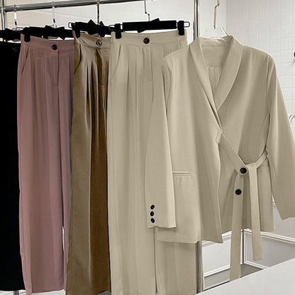 Kétrészes női szett - elöl megkötős kabát és bő szárú nadrág