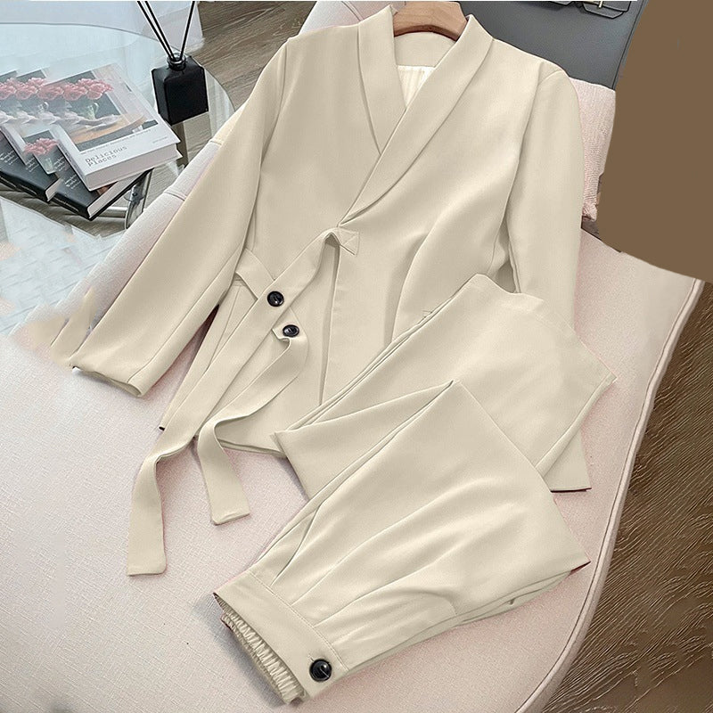 Kétrészes női szett - elöl megkötős kabát és bő szárú nadrág