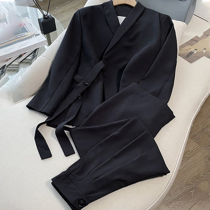 Kétrészes női szett - elöl megkötős kabát és bő szárú nadrág