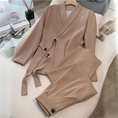 Kétrészes női szett - elöl megkötős kabát és bő szárú nadrág